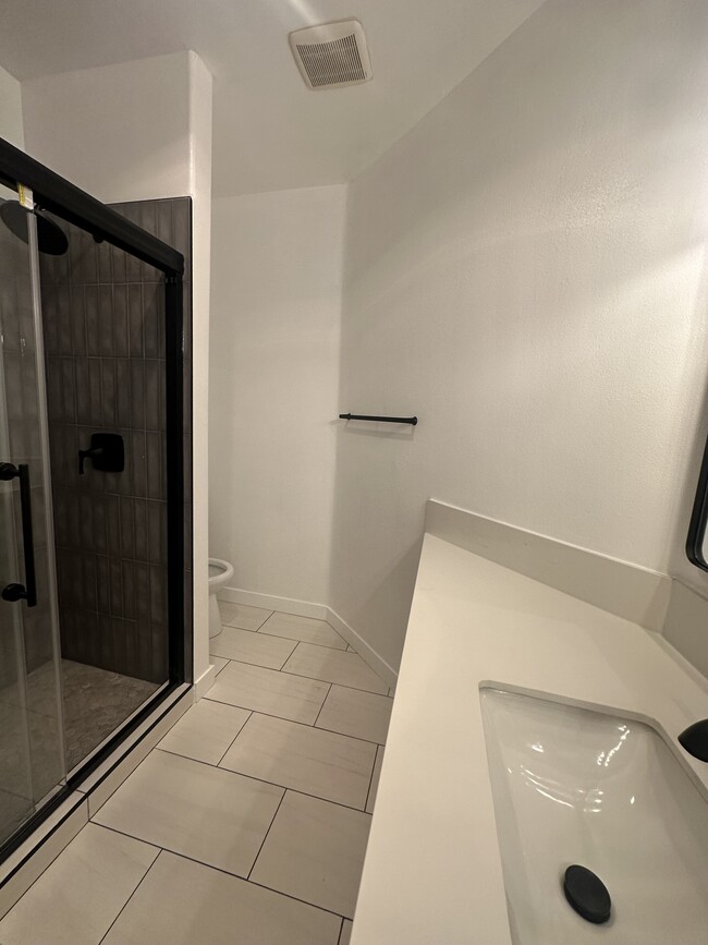 Building Photo - 1337 South Bundy Drive