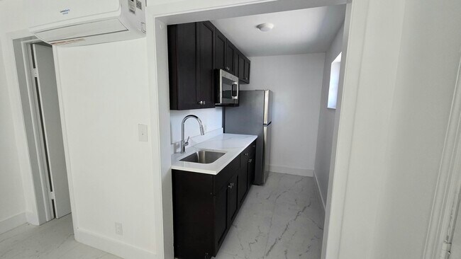 Foto del edificio - 2849 NE 13th Ave