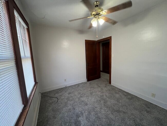 Foto del edificio - 134 S Columbia Ave