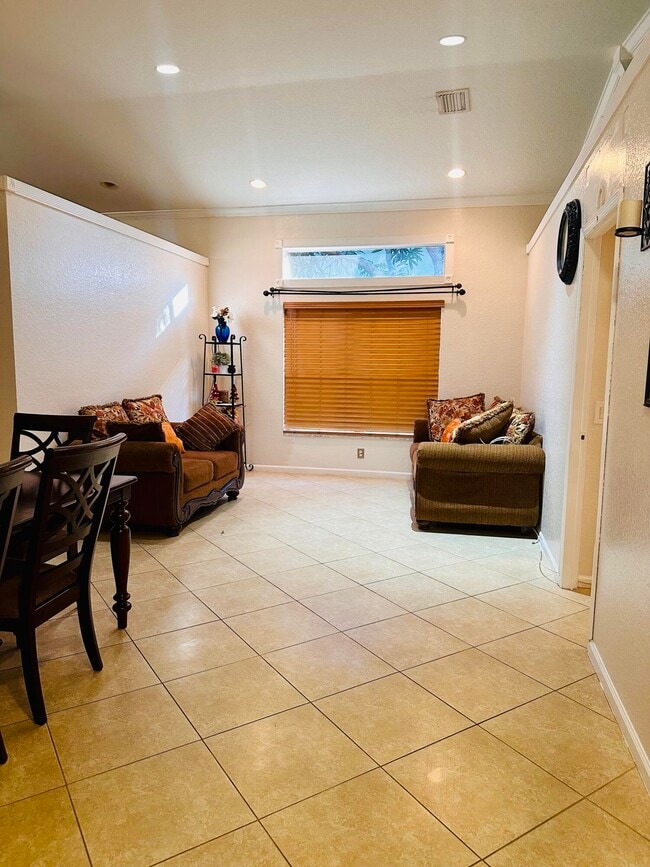 Building Photo - 5200 Rising Comet Ln