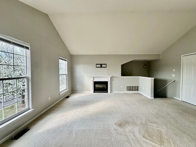 Building Photo - 2 bedroom 2 bath condo Sterling Heights