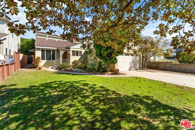 Building Photo - 7466 Denrock Ave