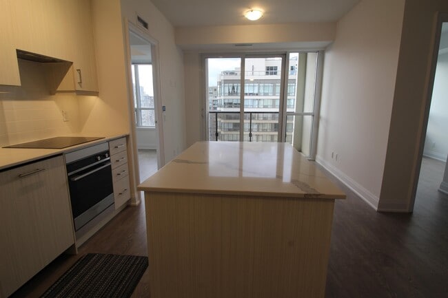 Building Photo - 36-2036 Elm Dr