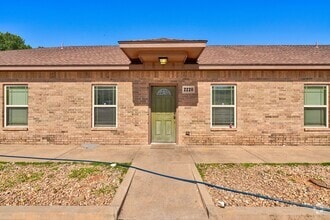 Building Photo - 2221 W Utah Ave