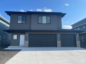 Building Photo - 1037 60th Ave W