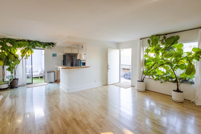 Foto del edificio - 1322 Electric Ave