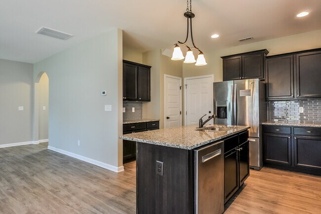 Building Photo - 109 W Webber Ln