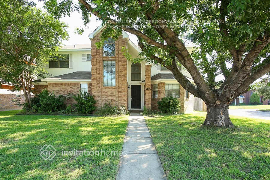 Foto principal - 2800 Claremont Dr