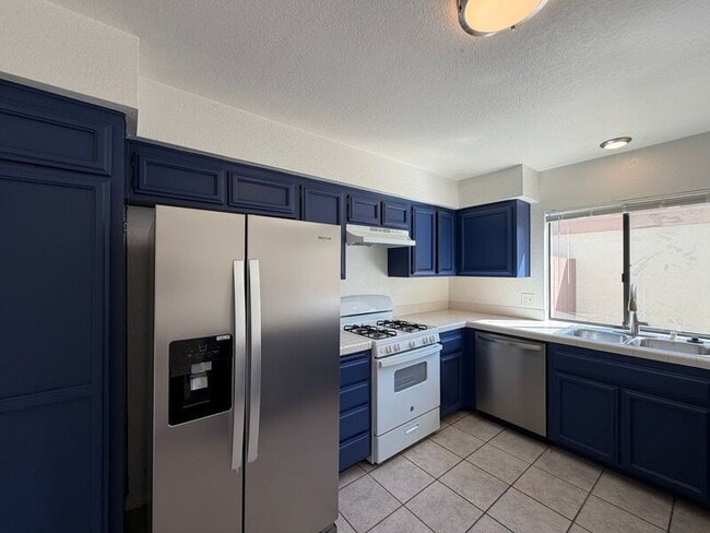 Building Photo - 3033 Via Sabinas