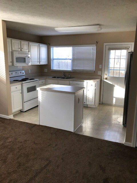 Photo - Rent a House, not an Apartment!  Under $2000!