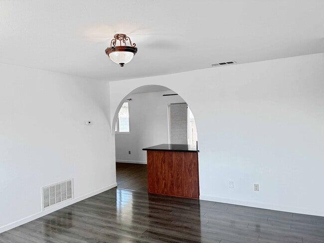 Building Photo - Bright 4BR Home with Solar, Spacious Yard ...