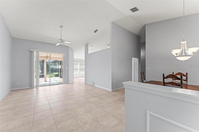 Building Photo - 25316 Crestwater Dr
