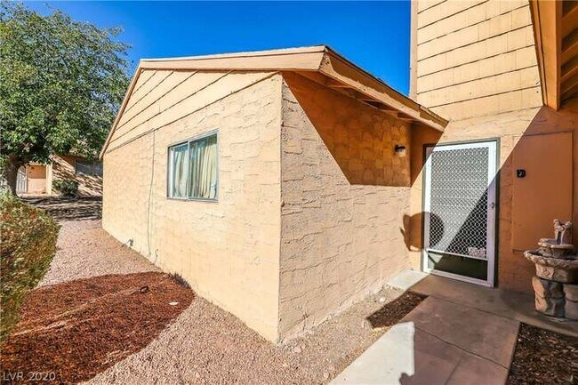 Building Photo - 5127 Greene Ln