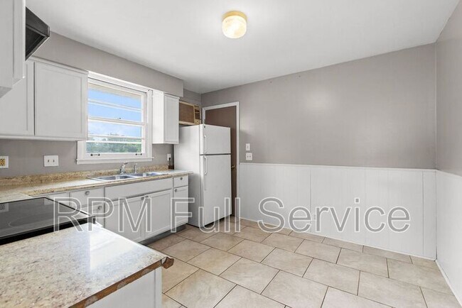 Foto del edificio - 3127 Larkspur Dr