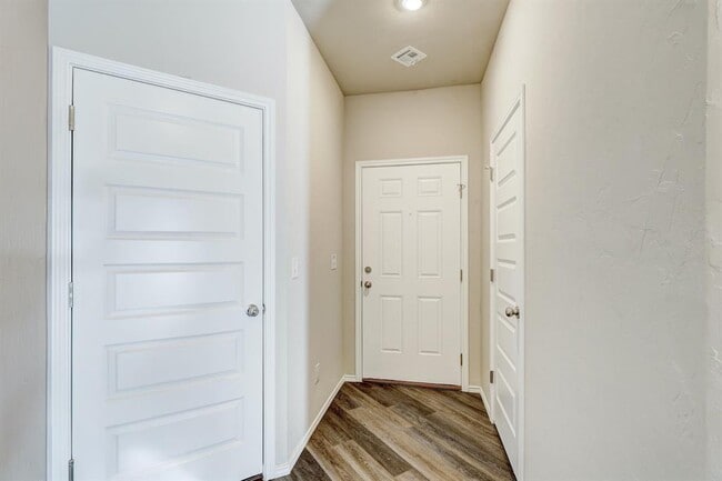 Foto del edificio - 11832 KAMERON Wy