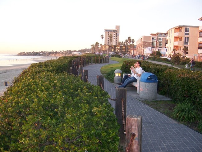 Building Photo - 830 Felspar St