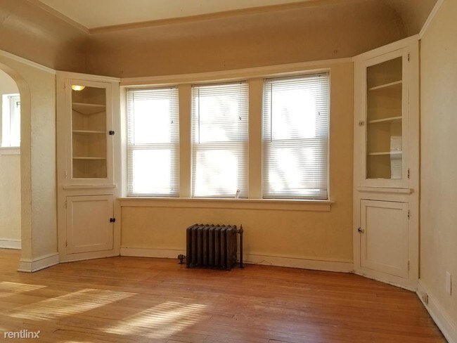 Building Photo - 3065 N 47th St