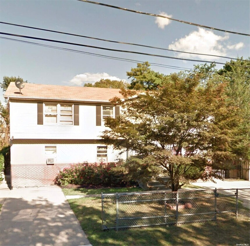 95 31st St, Wyandanch, NY 11798 House Rental in Wyandanch, NY