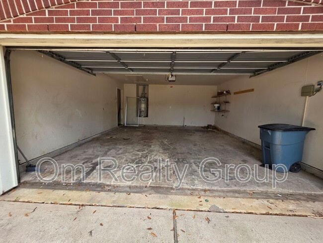 Building Photo - 10219 Riderdale Park Ln