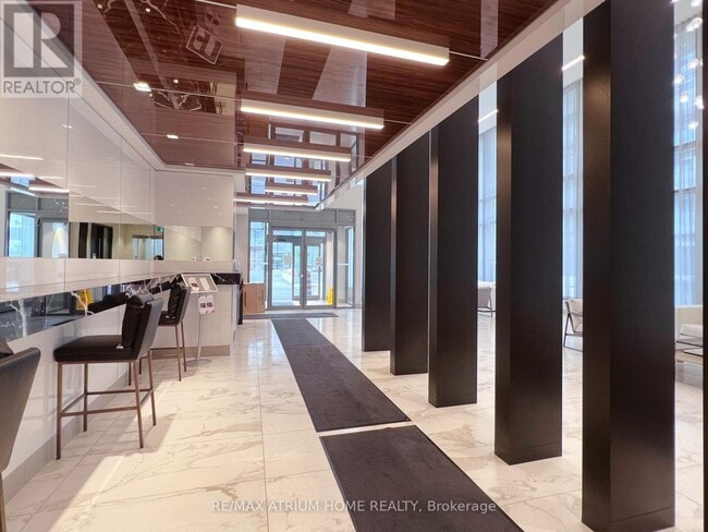 Building Photo - 32 Forest Manor Rd