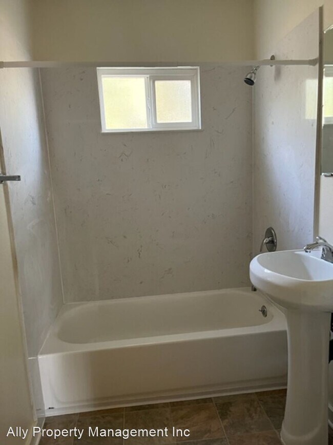 Building Photo - 2 br, 1 bath House - 216 I Street