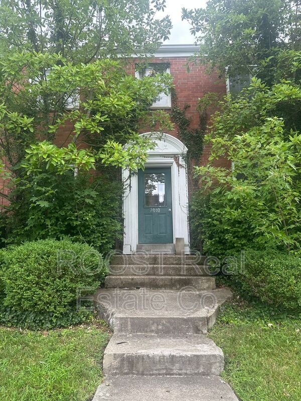Foto principal - 2010 Elmwood Ave