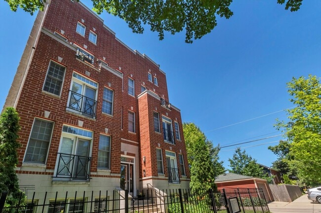 Building Photo - 5834 N Paulina St