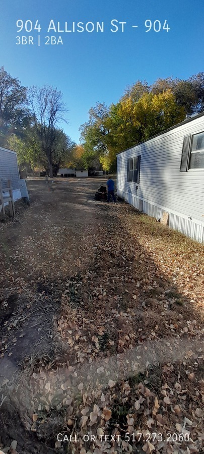 Building Photo - Roomy 3 Bed 2bath Mobile Home