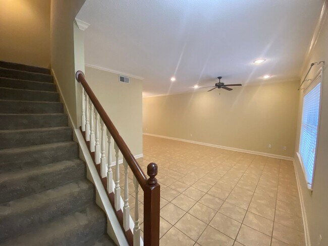 Foto del edificio - 1143 College Hill Rd