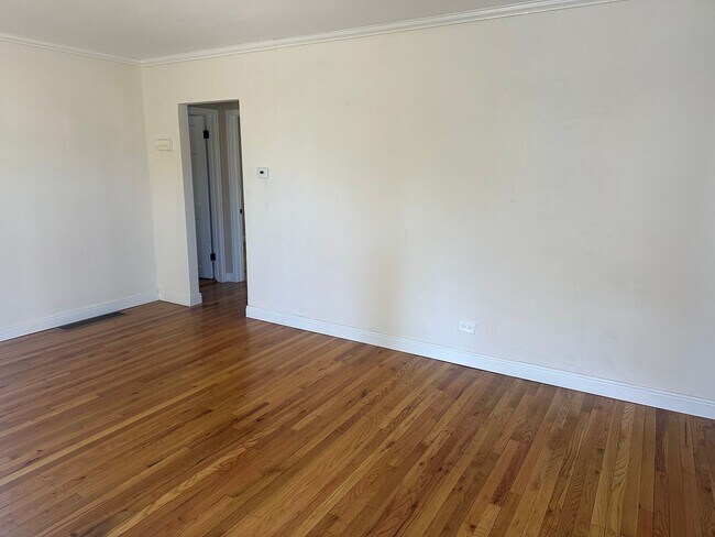 Foto del edificio - Sunnyside Charmer with Garage & Private Yard