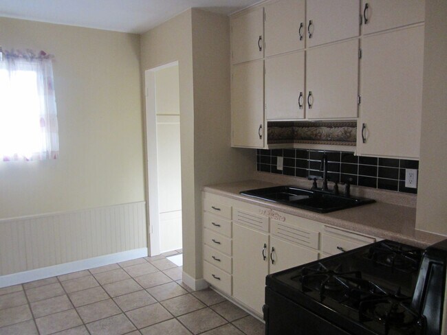 Foto del edificio - Very sharp 2 BR house in Normal