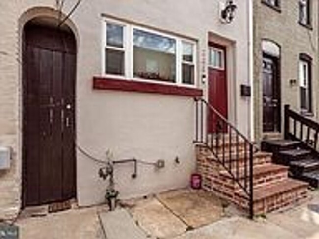 Building Photo - Gorgeously Renovated Upper Fells Point 2bd...