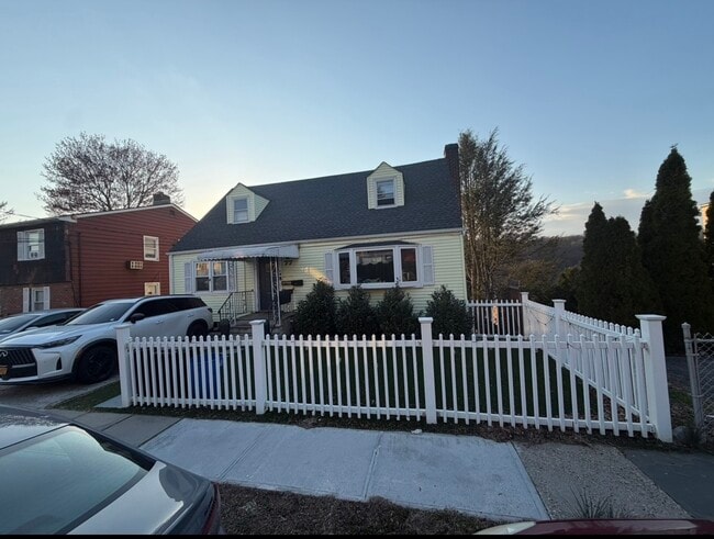 FRONT - 77 Bennett Ave