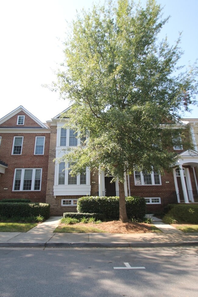 Foto del edificio - Exclusively Offered by Muse Realty, LLC