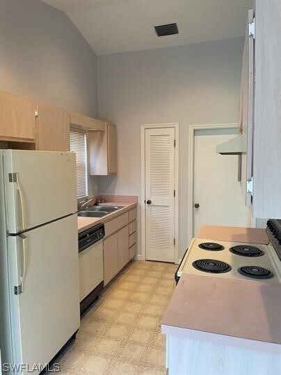 Building Photo - 3654 Sabal Springs Blvd