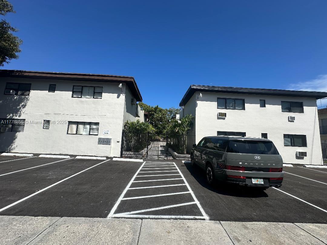 Primary Photo - 7521 NE 2nd Ct