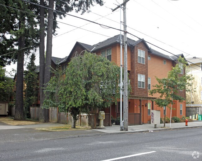 Building Photo - Gables on Stark