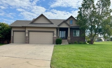 Building Photo - 1408 Fountain Ct