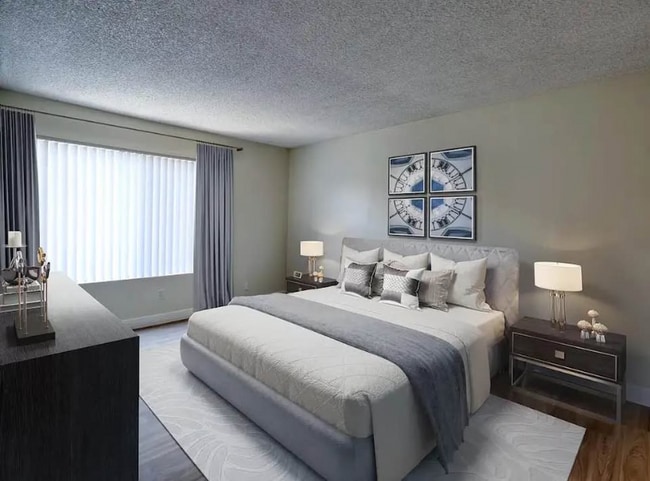 Foto del edificio - 7301 Florence Ave