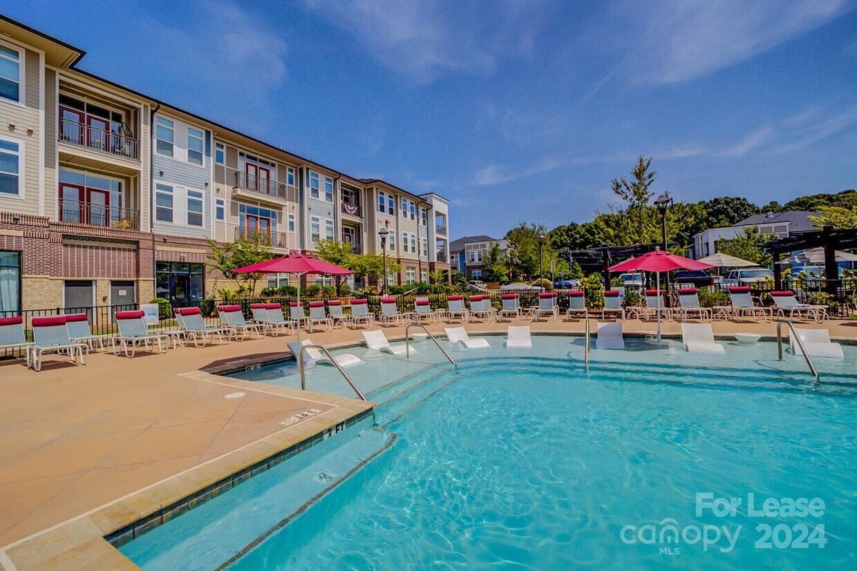 16408 Holly Crest Ln Unit A16, Huntersville, NC 28078 Room for Rent