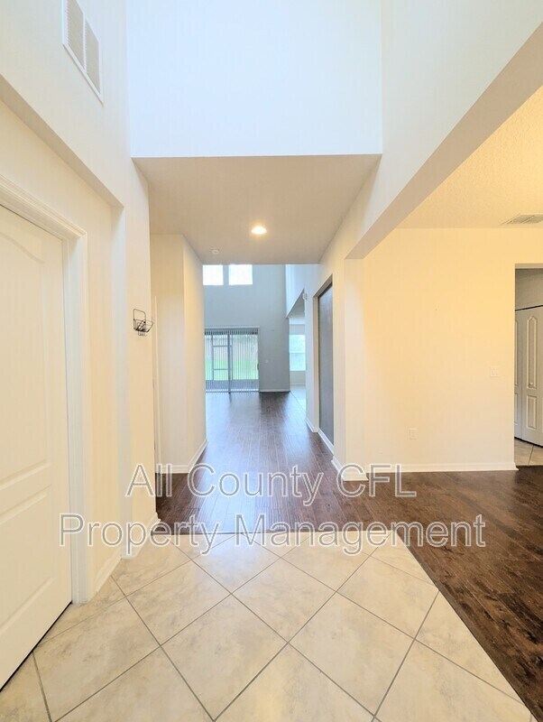 Foto del edificio - 2573 Tree Meadow Loop