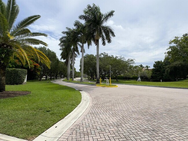Foto del edificio - 1011 Crystal Way
