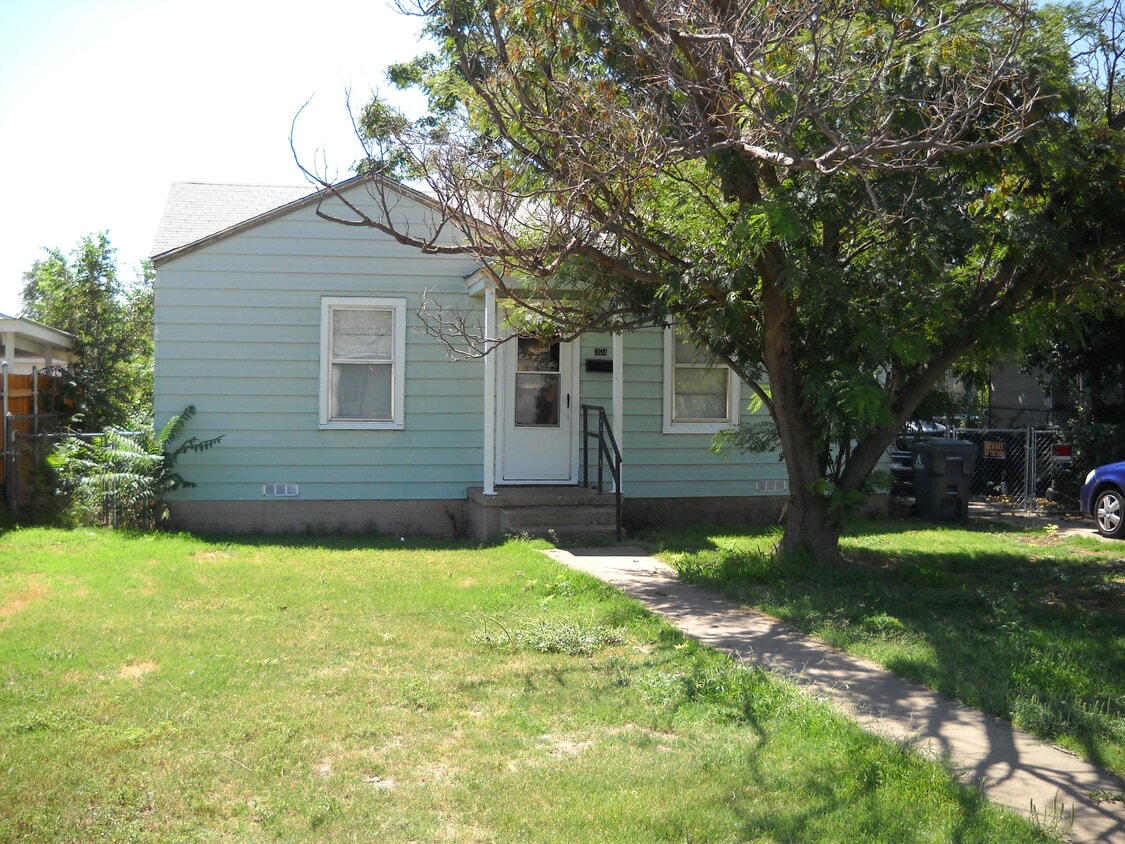 Frente de la casa - 3614 NE 19th Ave