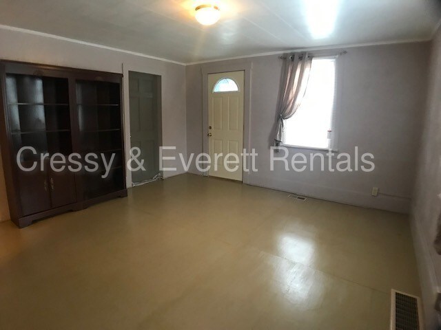 Foto del edificio - 2 Bedroom Home in Niles with Attached Garage