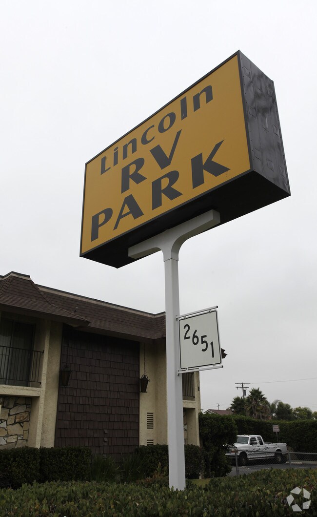 Lincoln RV Park Apartments Anaheim, CA