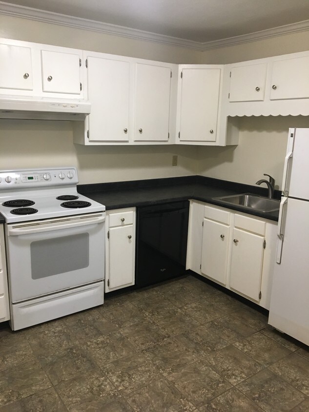 533 Fox Run Ln, Carmel Hamlet, NY 10512 Condo for Rent in Carmel