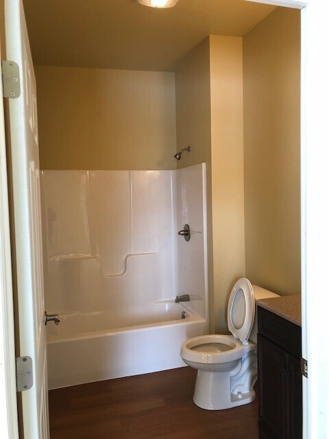 Building Photo - 15 LLC-23 Elm St