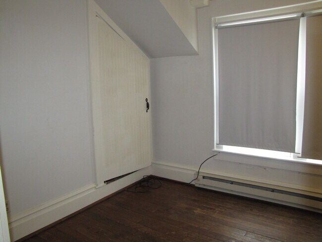 Foto del edificio - 1670 W College Ave