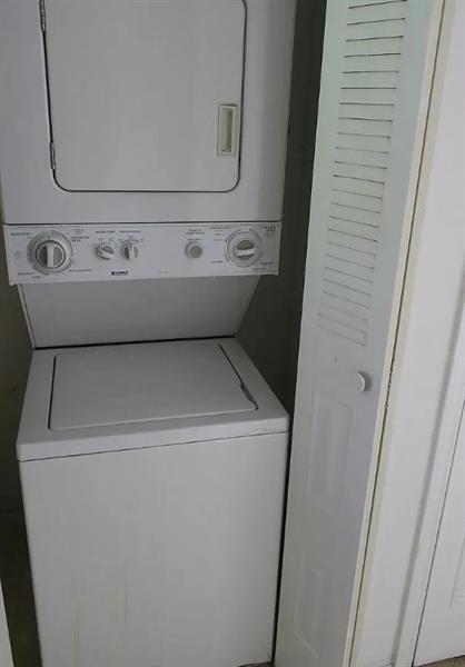 Building Photo - 2350 NW 33rd St