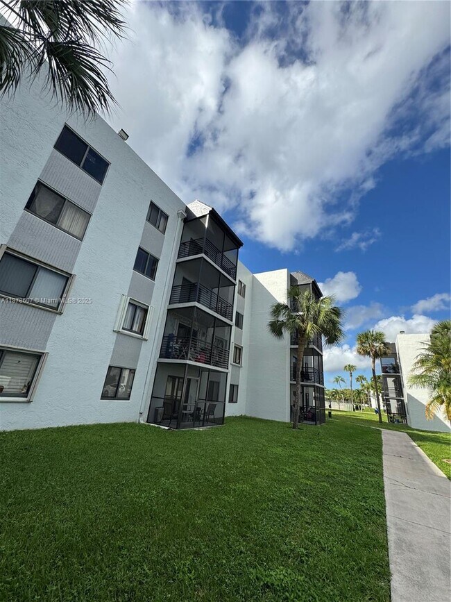 Foto del edificio - 3720 N Pine Island Rd